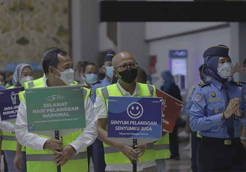 Direksi AP II jadi Frontliner, layani penumpang di Bandara Soekarno-Hatta