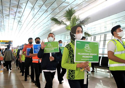 Direksi AP II jadi Frontliner, layani penumpang di Bandara Soekarno-Hatta